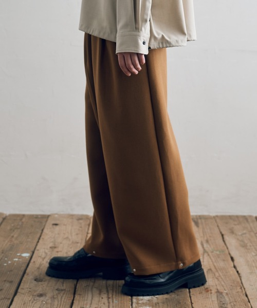 DOOPZ(ドープス)の「ワイドタックタイパンツ(その他パンツ・メンズ・グレー/ブラック/ブラウン・SMALL/MEDIUM/LARGE)」の4枚目の写真