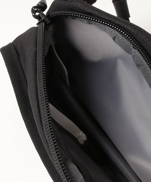 THE NORTH FACE（ザノースフェイス）の「【THE NORTH FACE/ザノースフェイス】Explore Hip Pack/エクスプローラ ヒップパック（ボディバッグ/ウエストポーチ・メンズ・ブラック・FREE）」の4枚目の写真