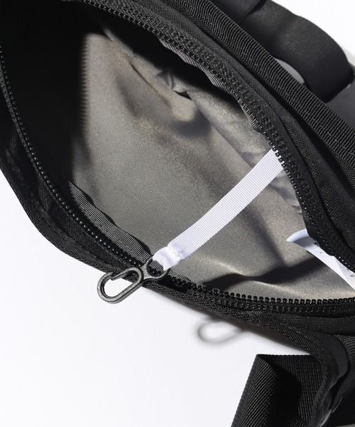 THE NORTH FACE（ザノースフェイス）の「【THE NORTH FACE/ザノースフェイス】Explore Hip Pack/エクスプローラ ヒップパック（ボディバッグ/ウエストポーチ・メンズ・ブラック・FREE）」の9枚目の写真