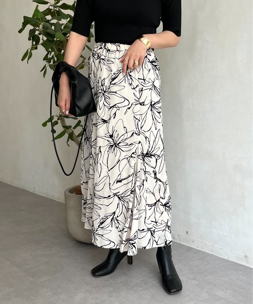 prose verse（プロズヴェール）の「フロッキー線花柄マーメイド