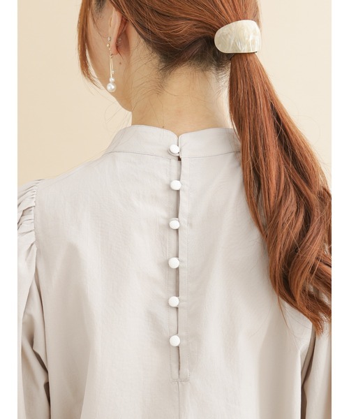 Te chichi(テチチ)の「袖ボリュームスタンドネックブラウス(シャツ/ブラウス・レディース・ベージュ/グリーン/チャコール・フリ-)」の4枚目の写真