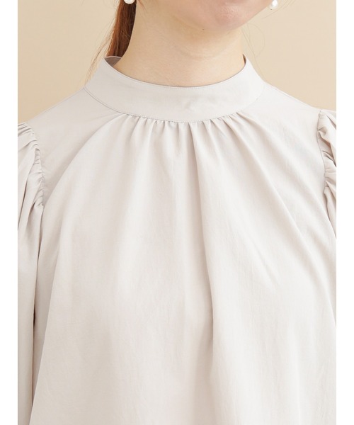 Te chichi(テチチ)の「袖ボリュームスタンドネックブラウス(シャツ/ブラウス・レディース・ベージュ/グリーン/チャコール・フリ-)」の8枚目の写真