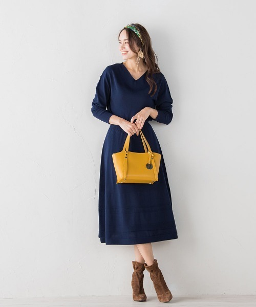 Viaggio Blu(ビアッジョブルー)の「袖リブVネックニットワンピース≪手洗い可能≫(ワンピース・レディース・ネイビー/グリーン・M/S)」の16枚目の写真