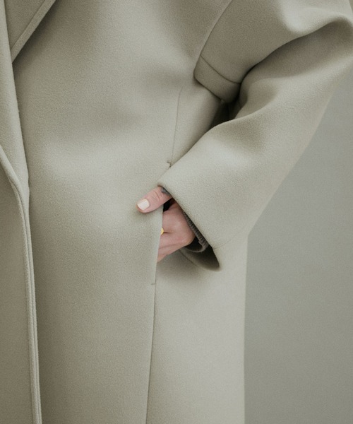 ADAM ET ROPE'(アダムエロペ)の「【サステナブル・WEB限定(一部店舗展開あり)】ボンディングダブルチェスターコート(チェスターコート・レディース・ライトグレー/ブラック/ブラウン系その他2・38/36)」の11枚目の写真