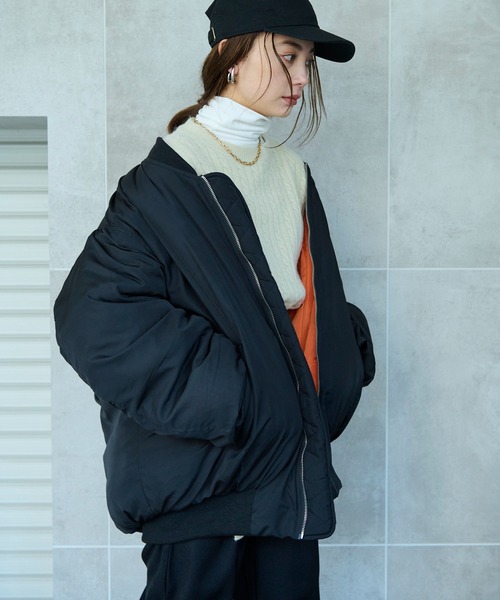 HANNE（アン）の「スリーブギャザーディティールMA-1（MA-1・レディース・ブラック/アイボリー・フリー）」の6枚目の写真