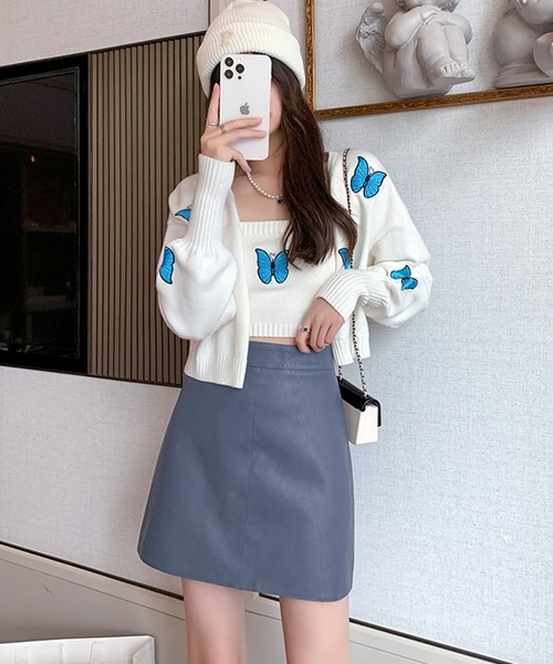 Jewelobe(ジュエローブ)の「カラーシンセティックレザープレーンミニスカート(スカート・レディース・ブルー/グレー/ブラック/ピンク/ベージュ・S/M)」の20枚目の写真