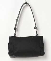 GANNI ガニー　pillowバケット　ショルダーバッグ セール】【GANNI / ガニー】 Pillow Baguette：バッグ