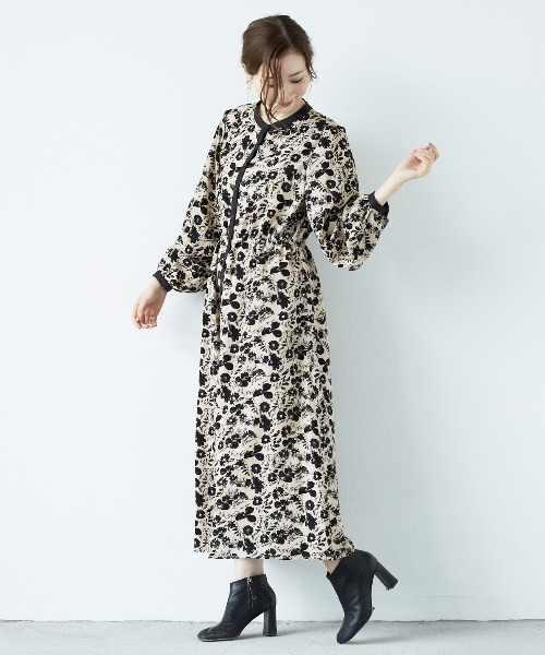 PAPAVER（パパヴェル）の「【papaver】花柄OP（ワンピース・レディース・ブラウン/アイボリー/ブラック/カーキ・MEDIUM）」の2枚目の写真