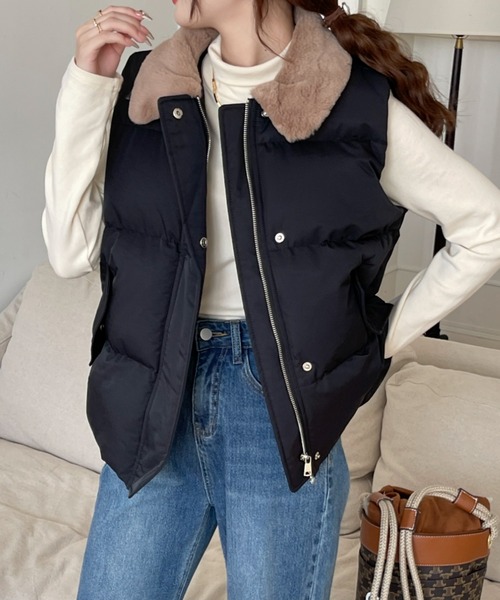 emi+（エミプラス）の「ボリュームファー襟ドッキング中綿ベスト（ダウンベスト・レディース・モカ/ベージュ/ブラック・FREE）」の2枚目の写真