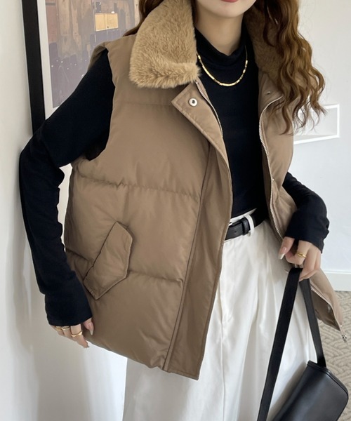 emi+（エミプラス）の「ボリュームファー襟ドッキング中綿ベスト（ダウンベスト・レディース・モカ/ベージュ/ブラック・FREE）」の3枚目の写真