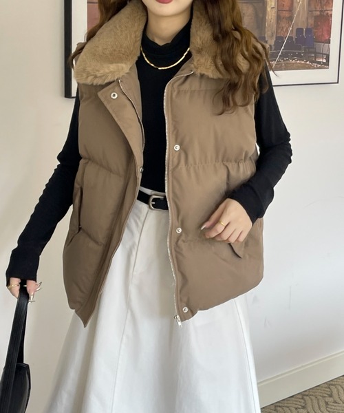 emi+（エミプラス）の「ボリュームファー襟ドッキング中綿ベスト（ダウンベスト・レディース・モカ/ベージュ/ブラック・FREE）」の15枚目の写真