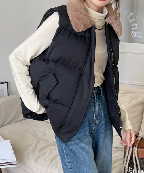 emi+（エミプラス）の「ボリュームファー襟ドッキング中綿ベスト（ダウンベスト・レディース・モカ/ベージュ/ブラック・FREE）」の17枚目の写真