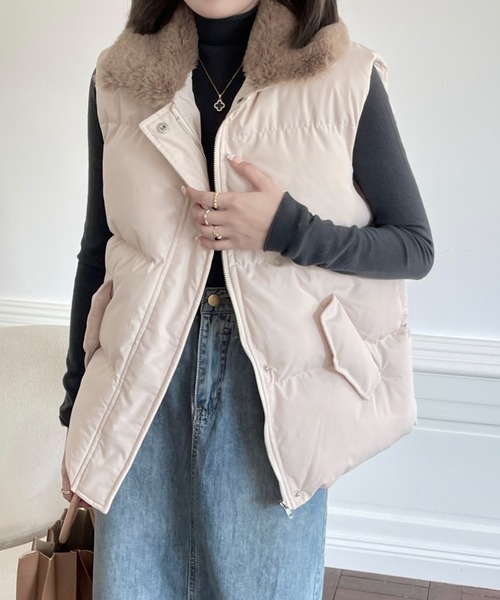 emi+（エミプラス）の「ボリュームファー襟ドッキング中綿ベスト（ダウンベスト・レディース・モカ/ベージュ/ブラック・FREE）」の14枚目の写真