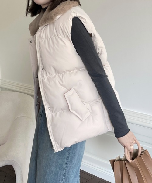 emi+（エミプラス）の「ボリュームファー襟ドッキング中綿ベスト（ダウンベスト・レディース・モカ/ベージュ/ブラック・FREE）」の18枚目の写真