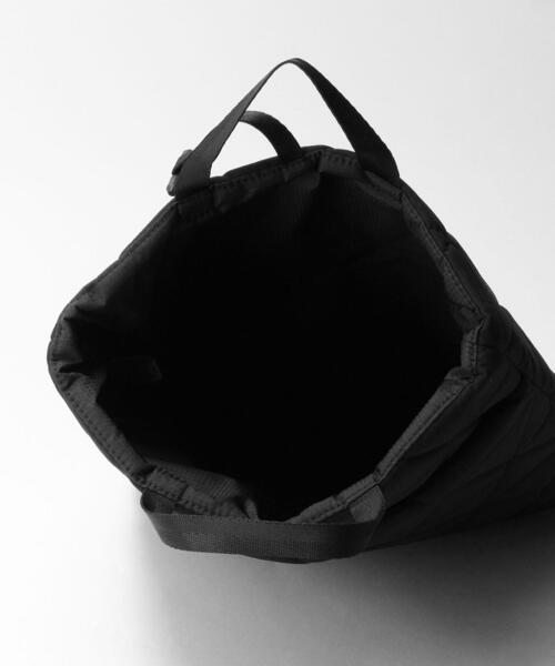 THE NORTH FACE（ザノースフェイス）の「【WEB限定】＜ THE NORTH FACE ＞ Geoface PC スリーブ 15インチ（ビジネスバッグ・レディース・ブラック/ベージュ・FREE）」の5枚目の写真
