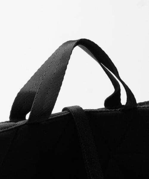 THE NORTH FACE（ザノースフェイス）の「【WEB限定】＜ THE NORTH FACE ＞ Geoface PC スリーブ 15インチ（ビジネスバッグ・レディース・ブラック/ベージュ・FREE）」の6枚目の写真
