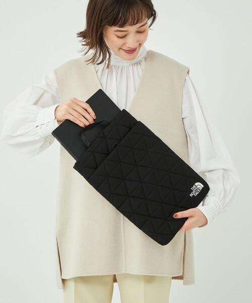 THE NORTH FACE（ザノースフェイス）の「【WEB限定】＜ THE NORTH FACE ＞ Geoface PC スリーブ 15インチ（ビジネスバッグ・レディース・ブラック/ベージュ・FREE）」の11枚目の写真