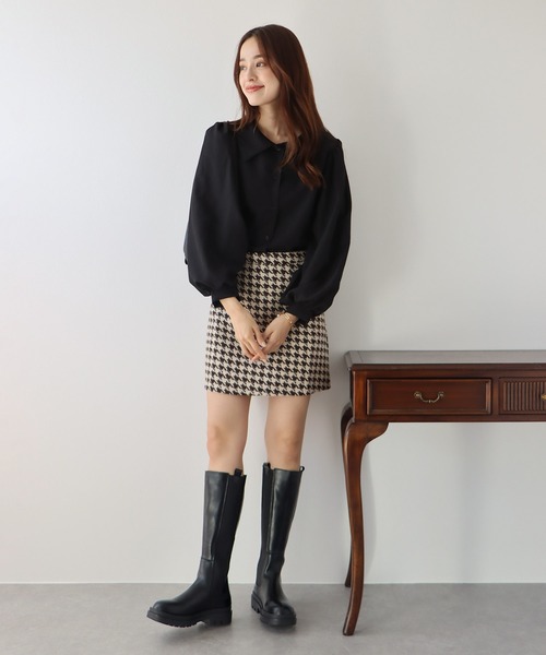 BLUEEAST(ブルーイースト)の「サイドゴアロングブーツ(ブーツ・レディース・アイボリー/ブラック・MEDIUM/LARGE)」の7枚目の写真