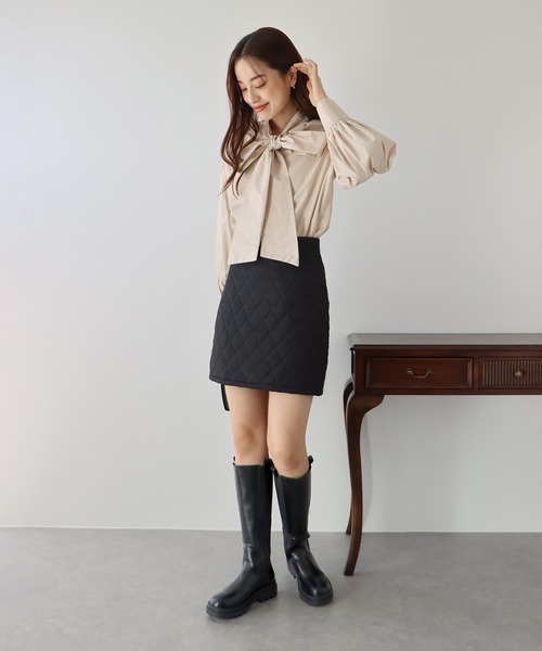 BLUEEAST(ブルーイースト)の「サイドゴアロングブーツ(ブーツ・レディース・アイボリー/ブラック・MEDIUM/LARGE)」の8枚目の写真