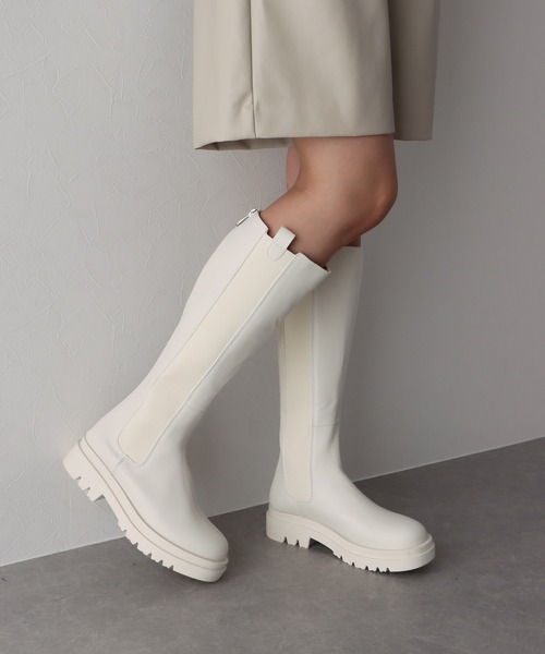 BLUEEAST(ブルーイースト)の「サイドゴアロングブーツ(ブーツ・レディース・アイボリー/ブラック・MEDIUM/LARGE)」の10枚目の写真