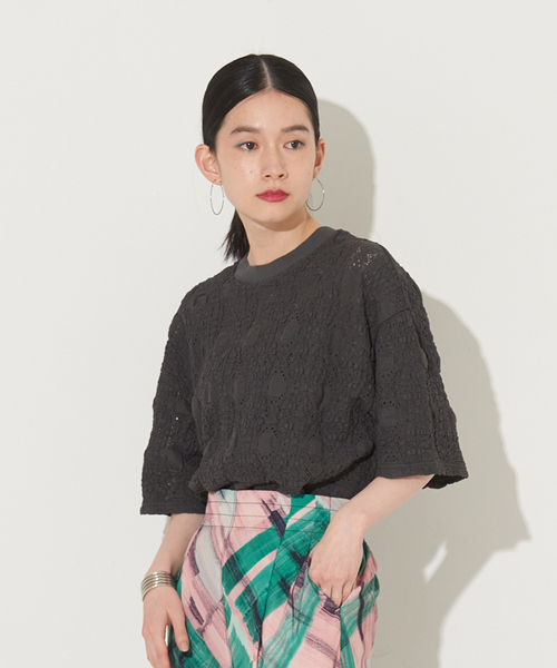 NOMINE（ノミネ）の「レースTシャツ（Tシャツ/カットソー・レディース・ホワイト/チャコールグレー/ブラック/ホワイト系その他/グレー系その他/ブラック系その他/クリーム・フリー）」の6枚目の写真