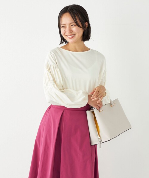 SHIPS Colors(シップス カラーズ)の「SHIPS Colors:〈洗濯機可能〉ギャザースリーブ トップス(Tシャツ/カットソー・レディース・オフホワイト/ブラック/レッド/ナチュラル/キャメル・ONE SIZE)」の22枚目の写真