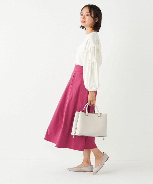 SHIPS Colors(シップス カラーズ)の「SHIPS Colors:〈洗濯機可能〉ギャザースリーブ トップス(Tシャツ/カットソー・レディース・オフホワイト/ブラック/レッド/ナチュラル/キャメル・ONE SIZE)」の16枚目の写真