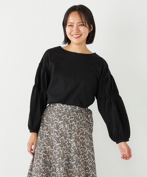 SHIPS Colors(シップス カラーズ)の「SHIPS Colors:〈洗濯機可能〉ギャザースリーブ トップス(Tシャツ/カットソー・レディース・オフホワイト/ブラック/レッド/ナチュラル/キャメル・ONE SIZE)」の14枚目の写真