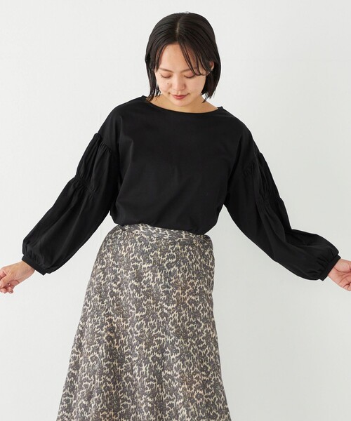 SHIPS Colors(シップス カラーズ)の「SHIPS Colors:〈洗濯機可能〉ギャザースリーブ トップス(Tシャツ/カットソー・レディース・オフホワイト/ブラック/レッド/ナチュラル/キャメル・ONE SIZE)」の13枚目の写真