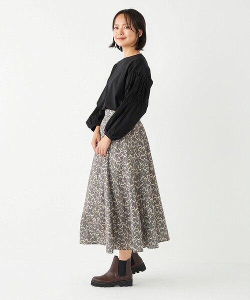 SHIPS Colors(シップス カラーズ)の「SHIPS Colors:〈洗濯機可能〉ギャザースリーブ トップス(Tシャツ/カットソー・レディース・オフホワイト/ブラック/レッド/ナチュラル/キャメル・ONE SIZE)」の9枚目の写真
