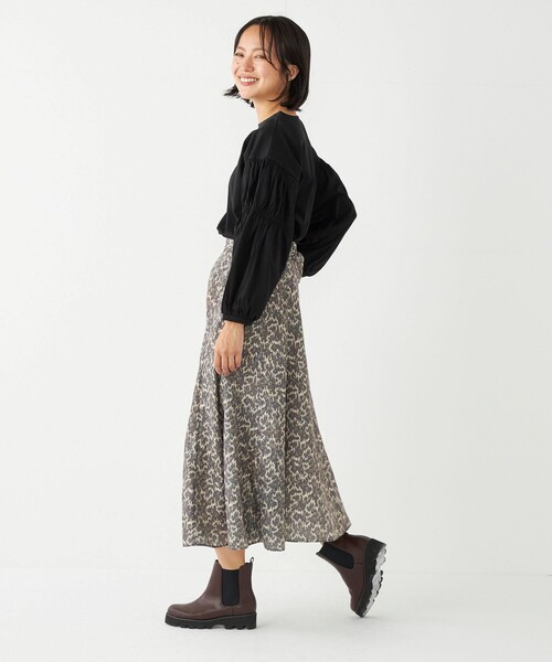 SHIPS Colors(シップス カラーズ)の「SHIPS Colors:〈洗濯機可能〉ギャザースリーブ トップス(Tシャツ/カットソー・レディース・オフホワイト/ブラック/レッド/ナチュラル/キャメル・ONE SIZE)」の7枚目の写真