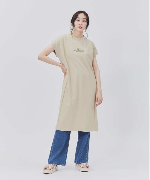Champion(チャンピオン)の「【Champion】フロントロゴワンピース(ワンピース・レディース・ネイビー/ベージュ・M/L)」の2枚目の写真