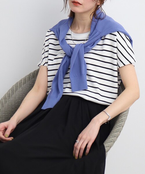 SHOO・LA・RUE（シューラルー）の「◆【接触冷感】とろみ素材で体型カバー 裾タックTシャツ（Tシャツ/カットソー・レディース・ホワイト/ピンク系/ブラック系2/ネイビー系2/ブラック/ネイビー系6/イエロー/チャコールグレー/ナチュラル・00）」の4枚目の写真