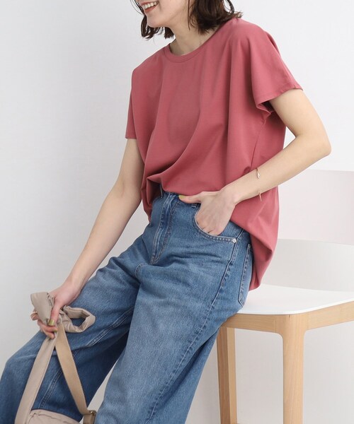 SHOO・LA・RUE（シューラルー）の「◆【接触冷感】とろみ素材で体型カバー 裾タックTシャツ（Tシャツ/カットソー・レディース・ホワイト/ピンク系/ブラック系2/ネイビー系2/ブラック/ネイビー系6/イエロー/チャコールグレー/ナチュラル・00）」の9枚目の写真