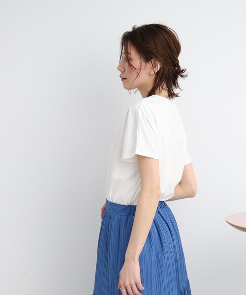 SHOO・LA・RUE（シューラルー）の「◆【接触冷感】とろみ素材で体型カバー 裾タックTシャツ（Tシャツ/カットソー・レディース・ホワイト/ピンク系/ブラック系2/ネイビー系2/ブラック/ネイビー系6/イエロー/チャコールグレー/ナチュラル・00）」の15枚目の写真