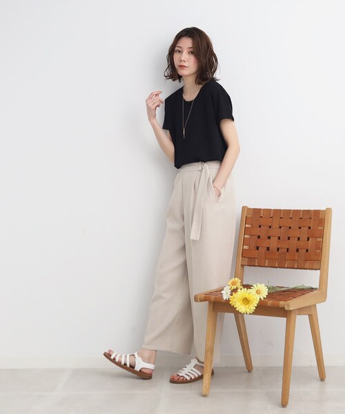 SHOO・LA・RUE（シューラルー）の「◆【接触冷感】とろみ素材で体型カバー 裾タックTシャツ（Tシャツ/カットソー・レディース・ホワイト/ピンク系/ブラック系2/ネイビー系2/ブラック/ネイビー系6/イエロー/チャコールグレー/ナチュラル・00）」の17枚目の写真