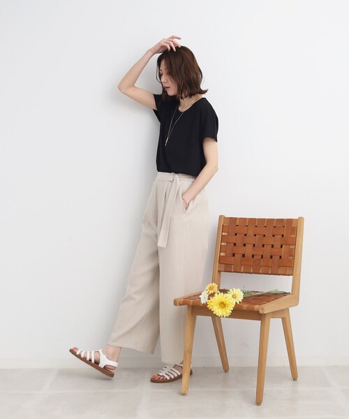 SHOO・LA・RUE（シューラルー）の「◆【接触冷感】とろみ素材で体型カバー 裾タックTシャツ（Tシャツ/カットソー・レディース・ホワイト/ピンク系/ブラック系2/ネイビー系2/ブラック/ネイビー系6/イエロー/チャコールグレー/ナチュラル・00）」の18枚目の写真