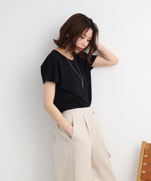 SHOO・LA・RUE（シューラルー）の「◆【接触冷感】とろみ素材で体型カバー 裾タックTシャツ（Tシャツ/カットソー・レディース・ホワイト/ピンク系/ブラック系2/ネイビー系2/ブラック/ネイビー系6/イエロー/チャコールグレー/ナチュラル・00）」の21枚目の写真