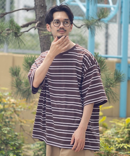 FIRST DOWN（ファーストダウン）の「ボーダー オーバーサイズ ユニセックス Tシャツ（Tシャツ/カットソー・メンズ・ホワイト×ブラック/ブラウン/イエロー・L/M/LL）」の2枚目の写真