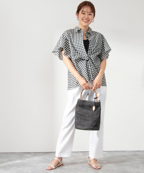 NOLLEY’S（ノーリーズ）の「ラッフルリボンブラウス（シャツ/ブラウス・レディース・ブラック系その他4/ブルー系その他7/ブラック/ホワイト系その他5/オフホワイト/ライトパープル/ブラック系その他3/グリーン/ベージュ/ブラック系その他・38）」の17枚目の写真