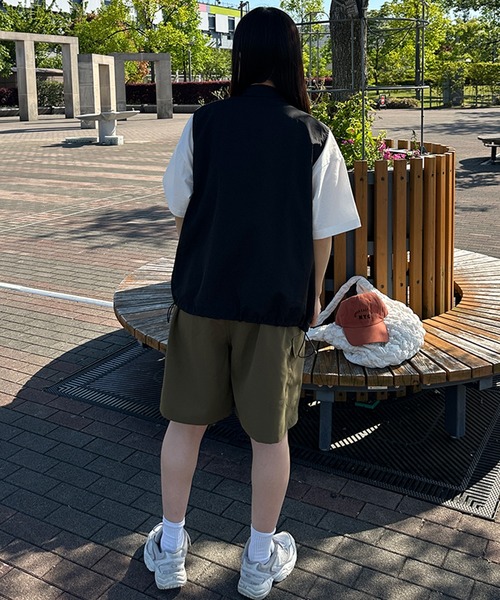 kutir(クティール)の「【M,L 2サイズ展開◎ユニセックスで着用可能】ナイロンベスト(ベスト・レディース・カーキ/ブラック/スモークグレー・MEDIUM/LARGE)」の14枚目の写真