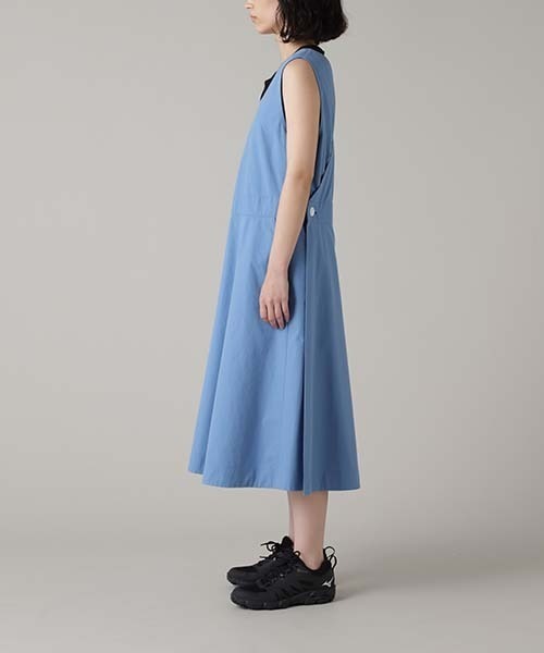 MARGARET HOWELL（マーガレットハウエル）の「SHIRTING COTTON POPLIN（ワンピース・レディース・ブルー・1/2）」の7枚目の写真