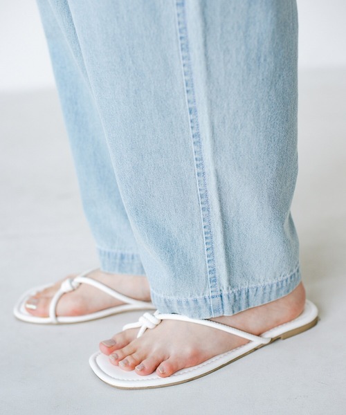 haco!(ハコ)の「別注【refined works】夏でも暑苦しくない!軽やか素材のデニムテーパードパンツ(デニムパンツ・レディース・インディゴブルー/ライトブルー・SMALL/MEDIUM/LARGE/X-LARGE)」の12枚目の写真