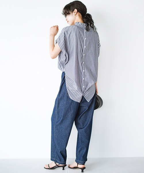 haco!(ハコ)の「別注【refined works】夏でも暑苦しくない!軽やか素材のデニムテーパードパンツ(デニムパンツ・レディース・インディゴブルー/ライトブルー・SMALL/MEDIUM/LARGE/X-LARGE)」の7枚目の写真