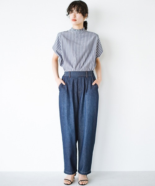 haco!(ハコ)の「別注【refined works】夏でも暑苦しくない!軽やか素材のデニムテーパードパンツ(デニムパンツ・レディース・インディゴブルー/ライトブルー・SMALL/MEDIUM/LARGE/X-LARGE)」の17枚目の写真
