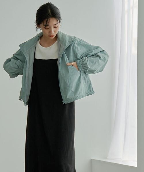 coen（コーエン）の「クロップドウィンドブレーカー（ナイロンジャケット・レディース・ライトブルー/ブラック・M/L）」の4枚目の写真