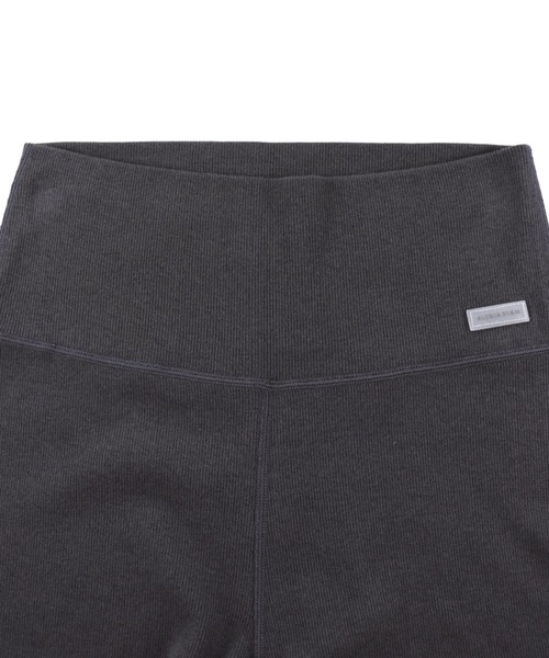 ALEXIA STAM（アリシアスタン）の「Wellness Rib Short Leggings / ショートリブレギンス（その他パンツ・レディース・チャコールグレー/ブラウン/ピンク・S/M/L）」の12枚目の写真