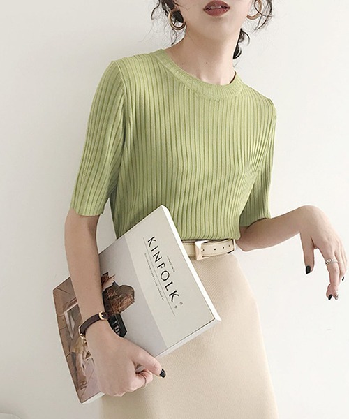 IINNO（イーノ）の「[IINNO]5分袖クルーネックリブ編みニットプルオーバー（Tシャツ/カットソー・レディース・ブルー/ブラック/ピンク系その他/グリーン/ピンク/ホワイト/イエロー・FREE）」の4枚目の写真