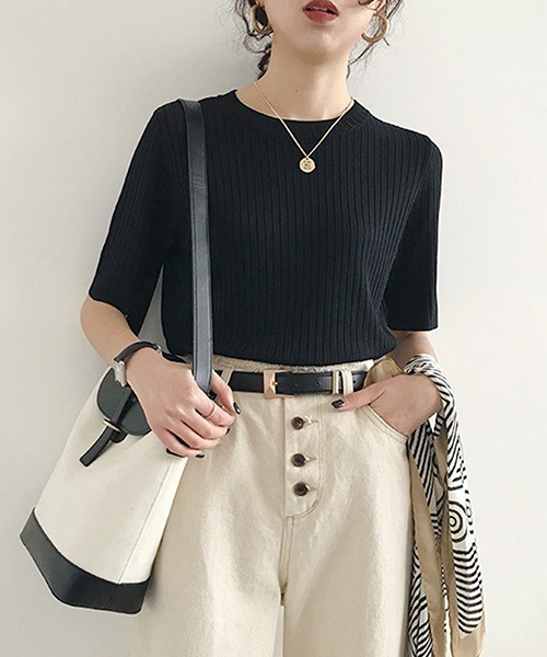 IINNO（イーノ）の「[IINNO]5分袖クルーネックリブ編みニットプルオーバー（Tシャツ/カットソー・レディース・ブルー/ブラック/ピンク系その他/グリーン/ピンク/ホワイト/イエロー・FREE）」の3枚目の写真