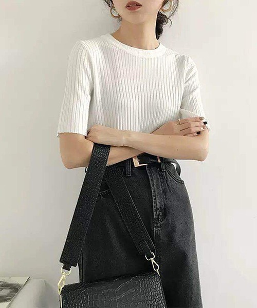 IINNO（イーノ）の「[IINNO]5分袖クルーネックリブ編みニットプルオーバー（Tシャツ/カットソー・レディース・ブルー/ブラック/ピンク系その他/グリーン/ピンク/ホワイト/イエロー・FREE）」の9枚目の写真